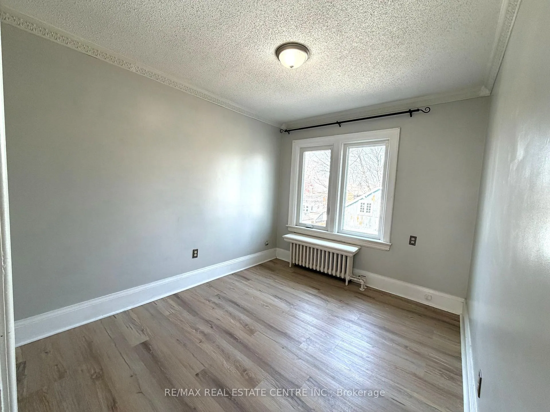 Photo 8 of 218 Weber Street E, Kitchener — HOMEH