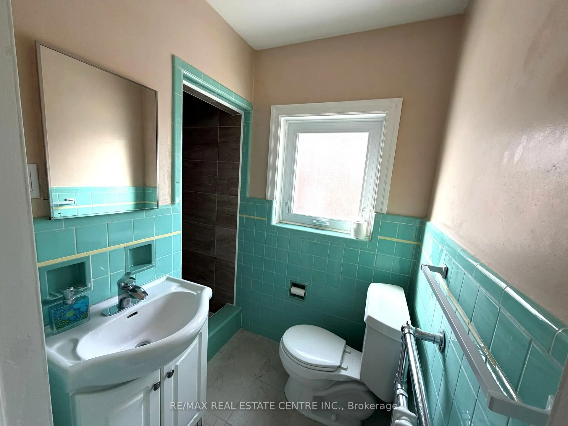 Photo 12 of 218 Weber Street E, Kitchener — HOMEH