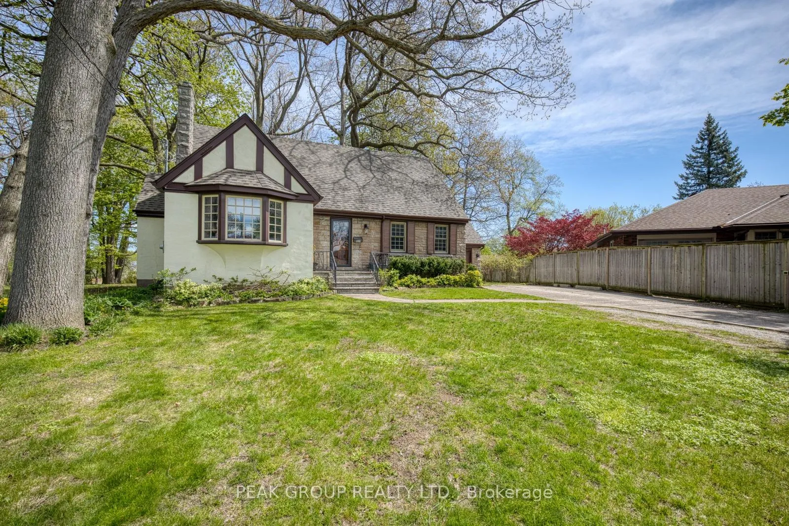 Front of 5524 Woodland Boulevard
