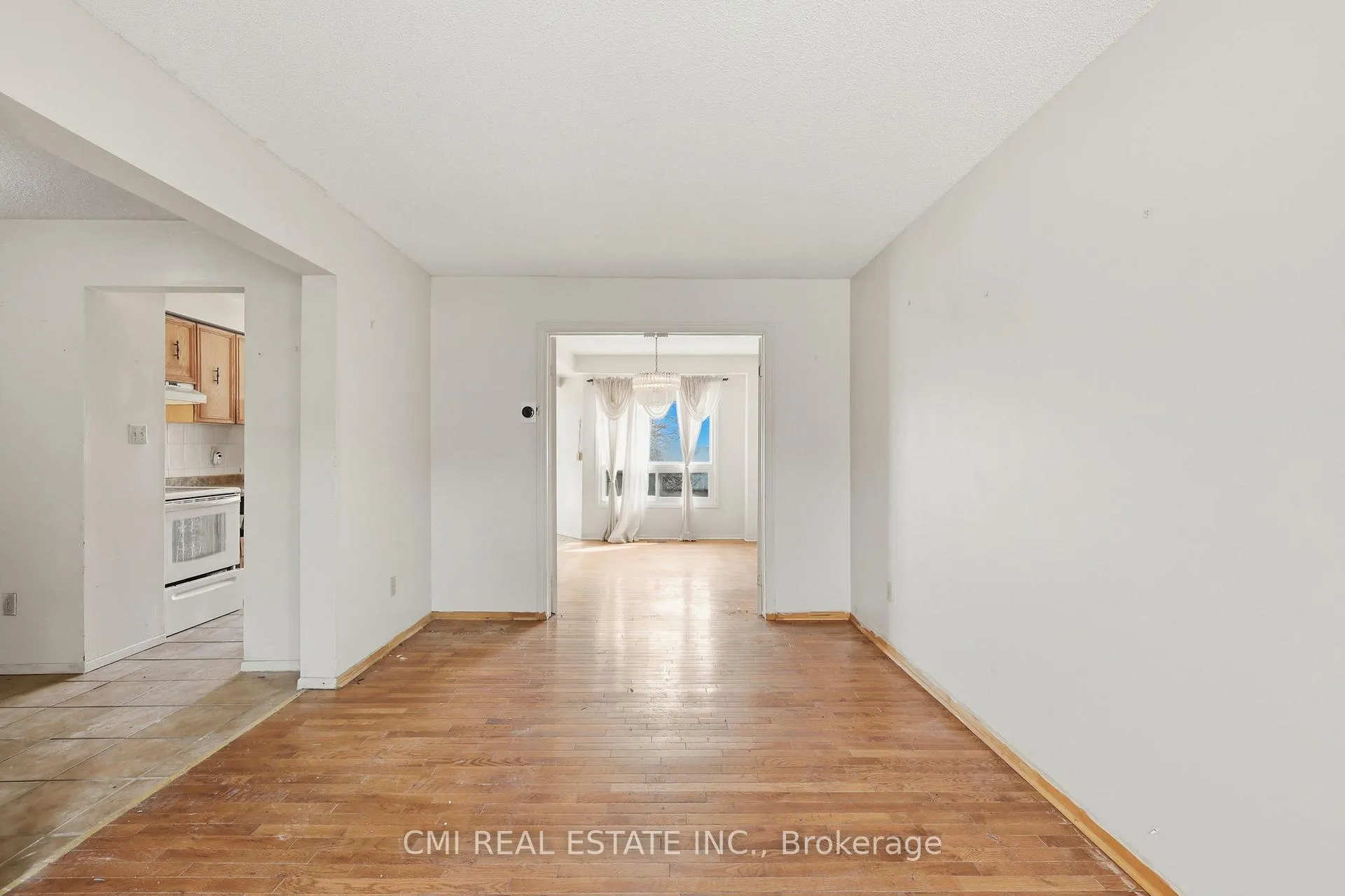 Photo 4 of 2275 Chapman Court, Pickering, Brock Ridge — HOMEH