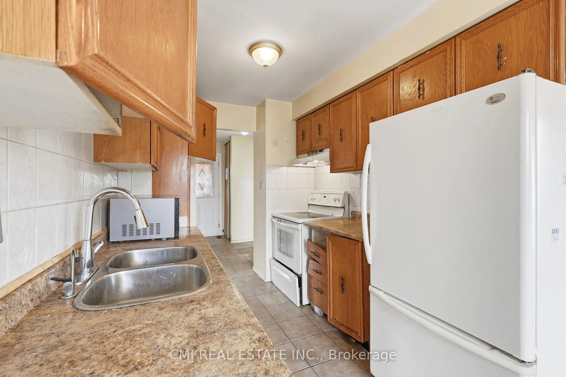 Photo 8 of 2275 Chapman Court, Pickering, Brock Ridge — HOMEH