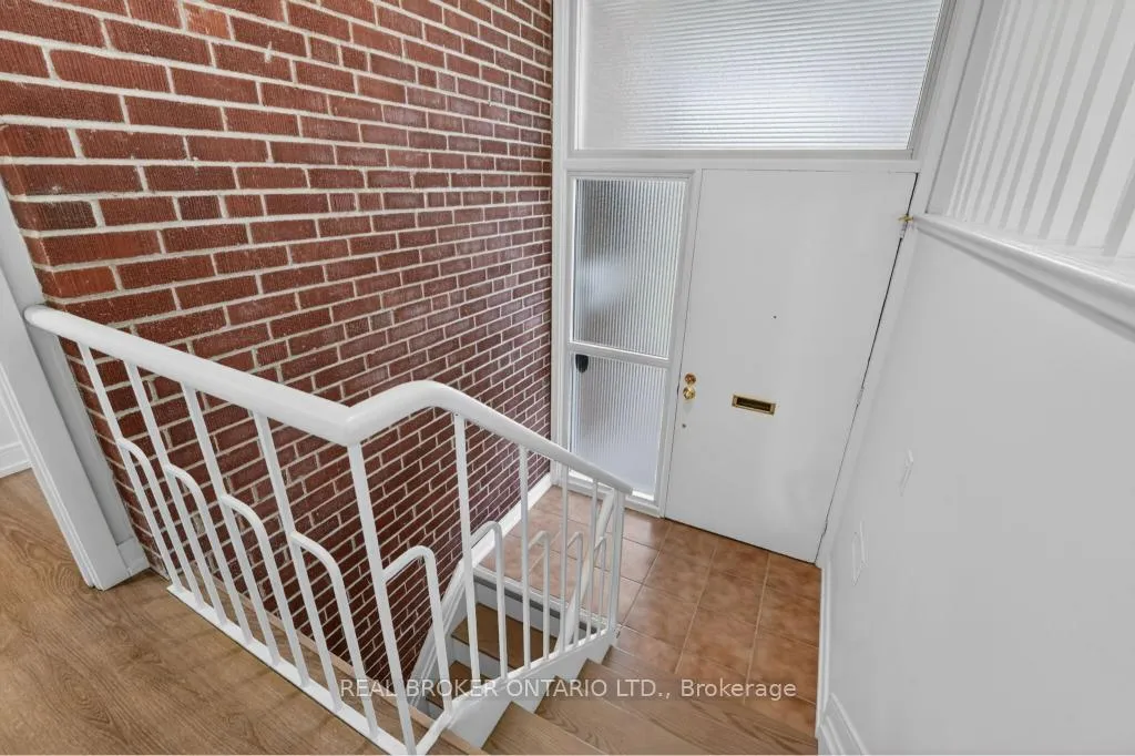 Photo 3 of 44 Mitre Place, Etobicoke, Kingsview Village-The Westway — HOMEH