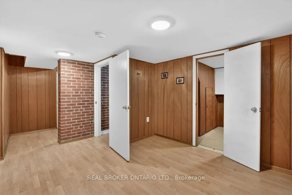 Photo 30 of 44 Mitre Place, Etobicoke, Kingsview Village-The Westway — HOMEH