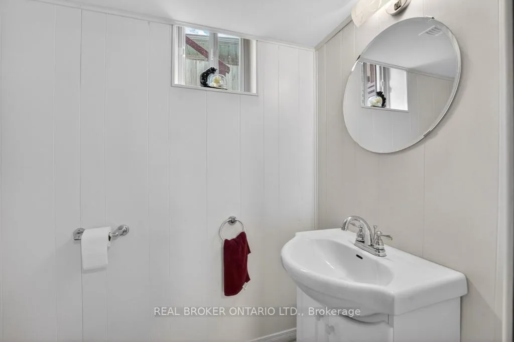 Photo 35 of 44 Mitre Place, Etobicoke, Kingsview Village-The Westway — HOMEH