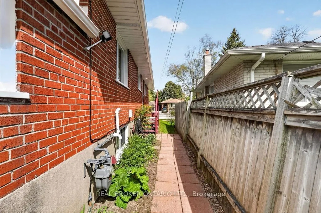 Photo 45 of 44 Mitre Place, Etobicoke, Kingsview Village-The Westway — HOMEH
