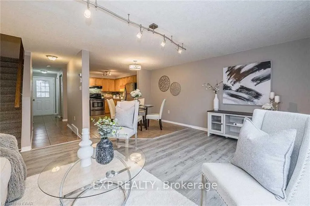 Photo 5 of 27 Max Becker Drive, Kitchener, Larentian West — HOMEH