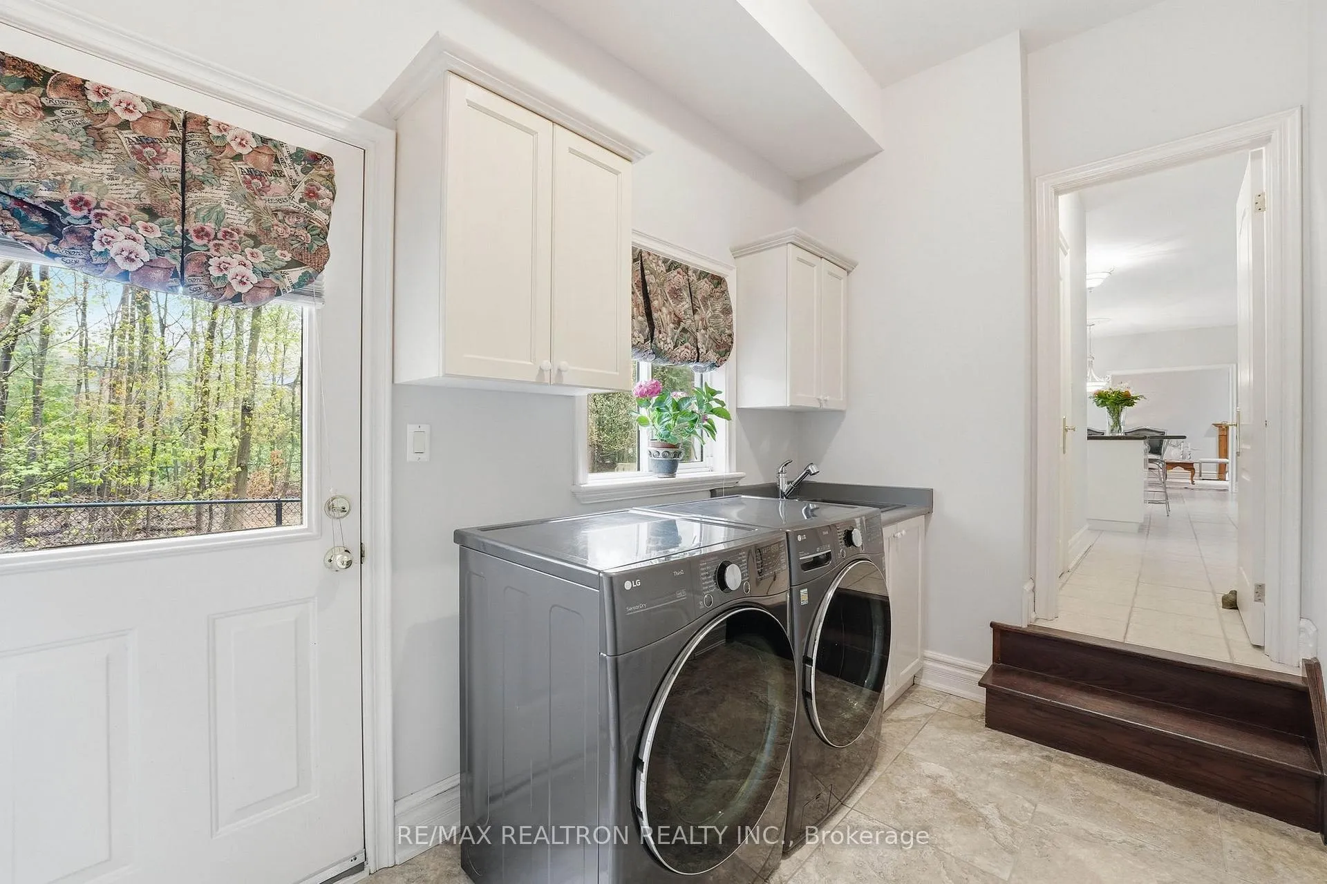 Photo 17 of 4 Lenarthur Court, Aurora, Hills of St Andrew — HOMEH