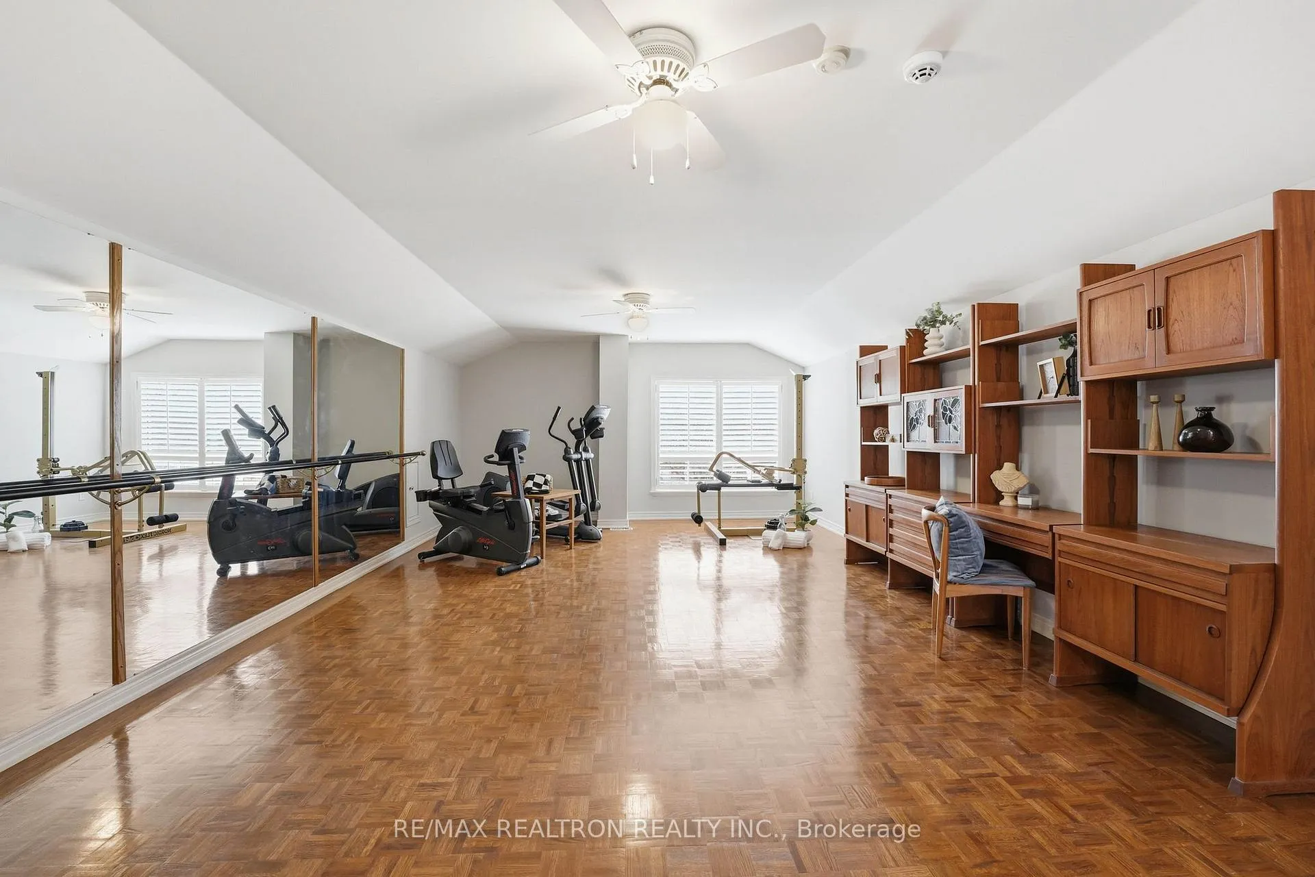 Photo 33 of 4 Lenarthur Court, Aurora, Hills of St Andrew — HOMEH