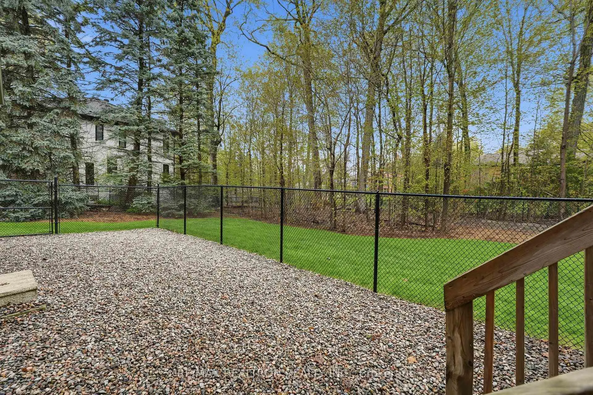 Photo 37 of 4 Lenarthur Court, Aurora, Hills of St Andrew — HOMEH