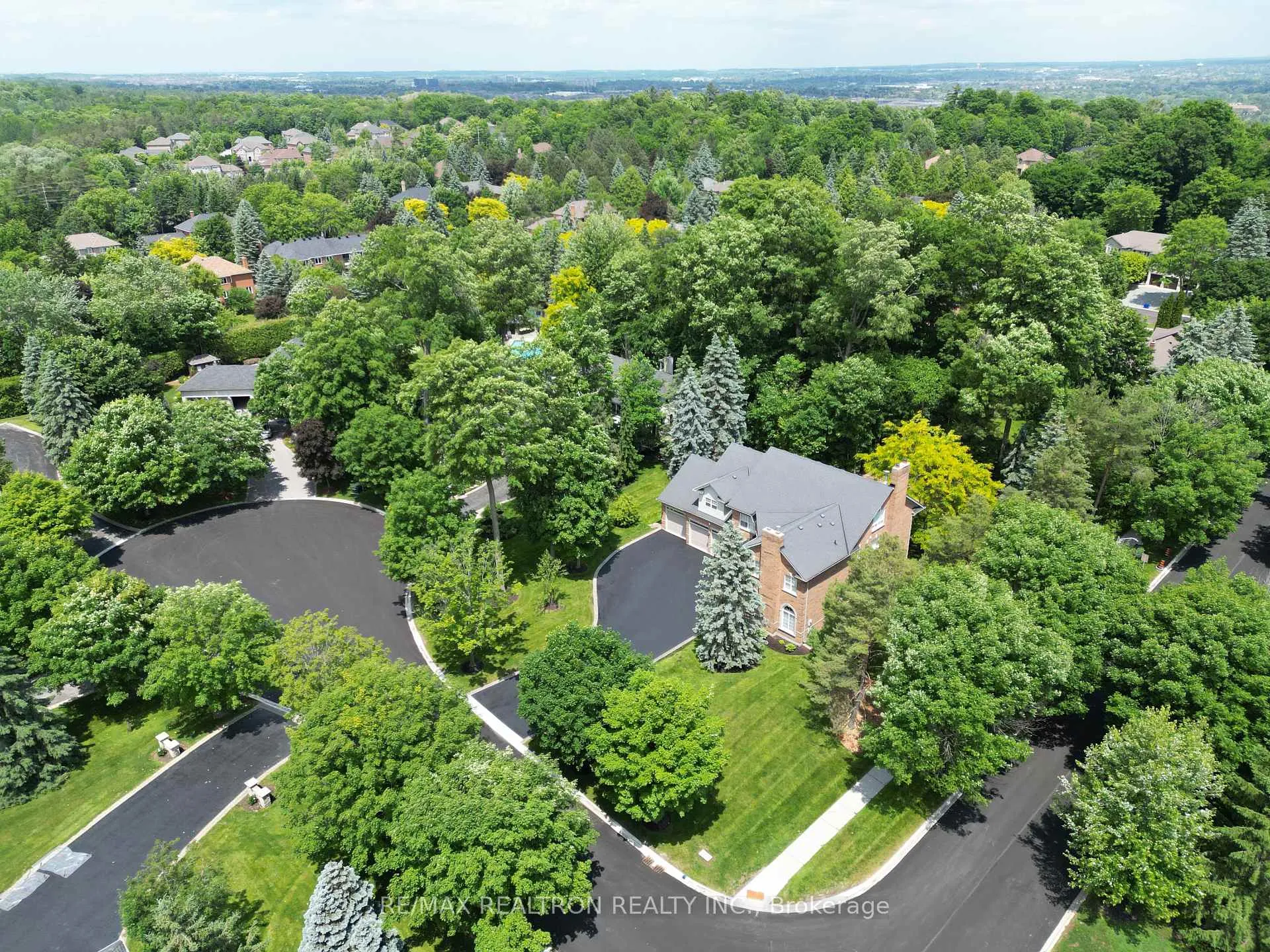 Photo 42 of 4 Lenarthur Court, Aurora, Hills of St Andrew — HOMEH