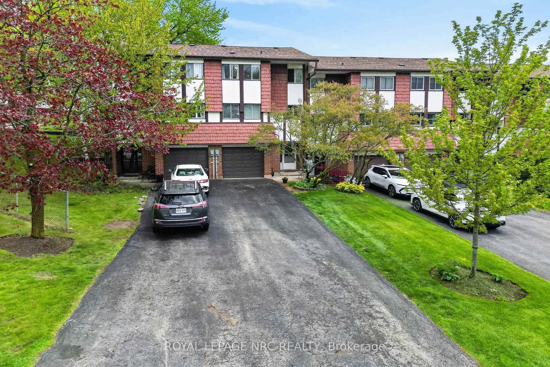 Photo 1 of 53 Larraine Avenue, Hamilton, Dundas — HOMEH