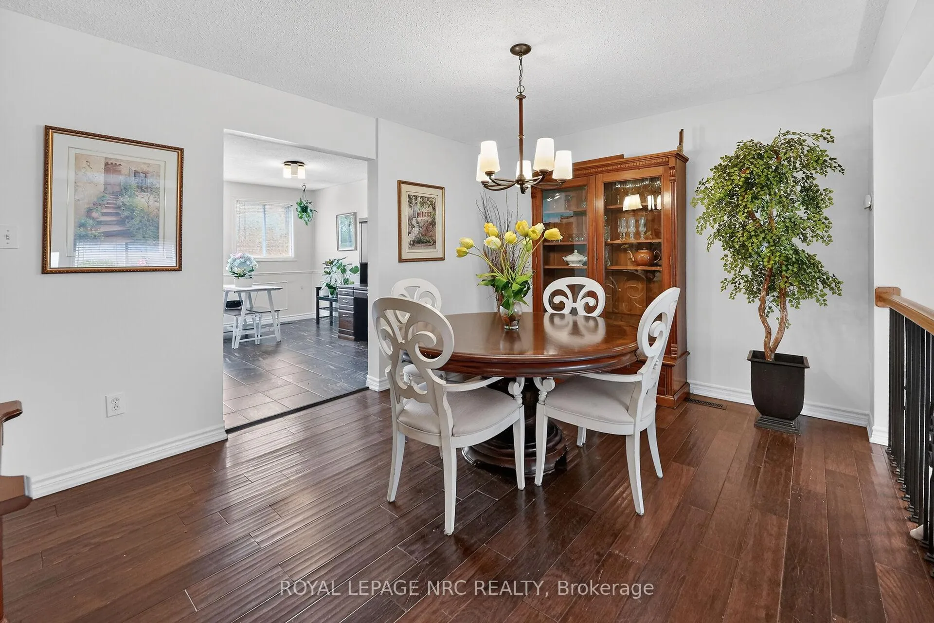 Photo 11 of 53 Larraine Avenue, Hamilton, Dundas — HOMEH