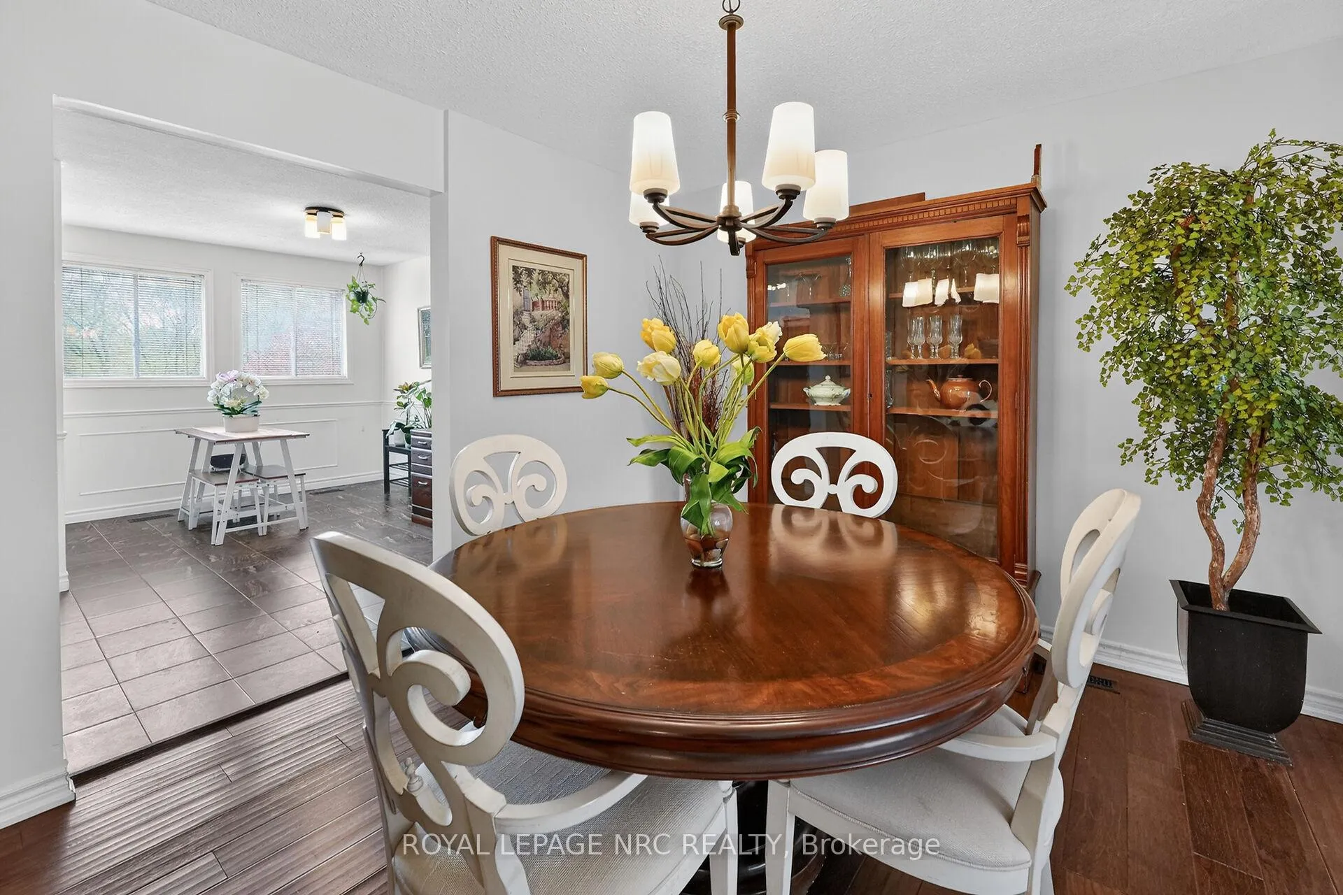 Photo 13 of 53 Larraine Avenue, Hamilton, Dundas — HOMEH