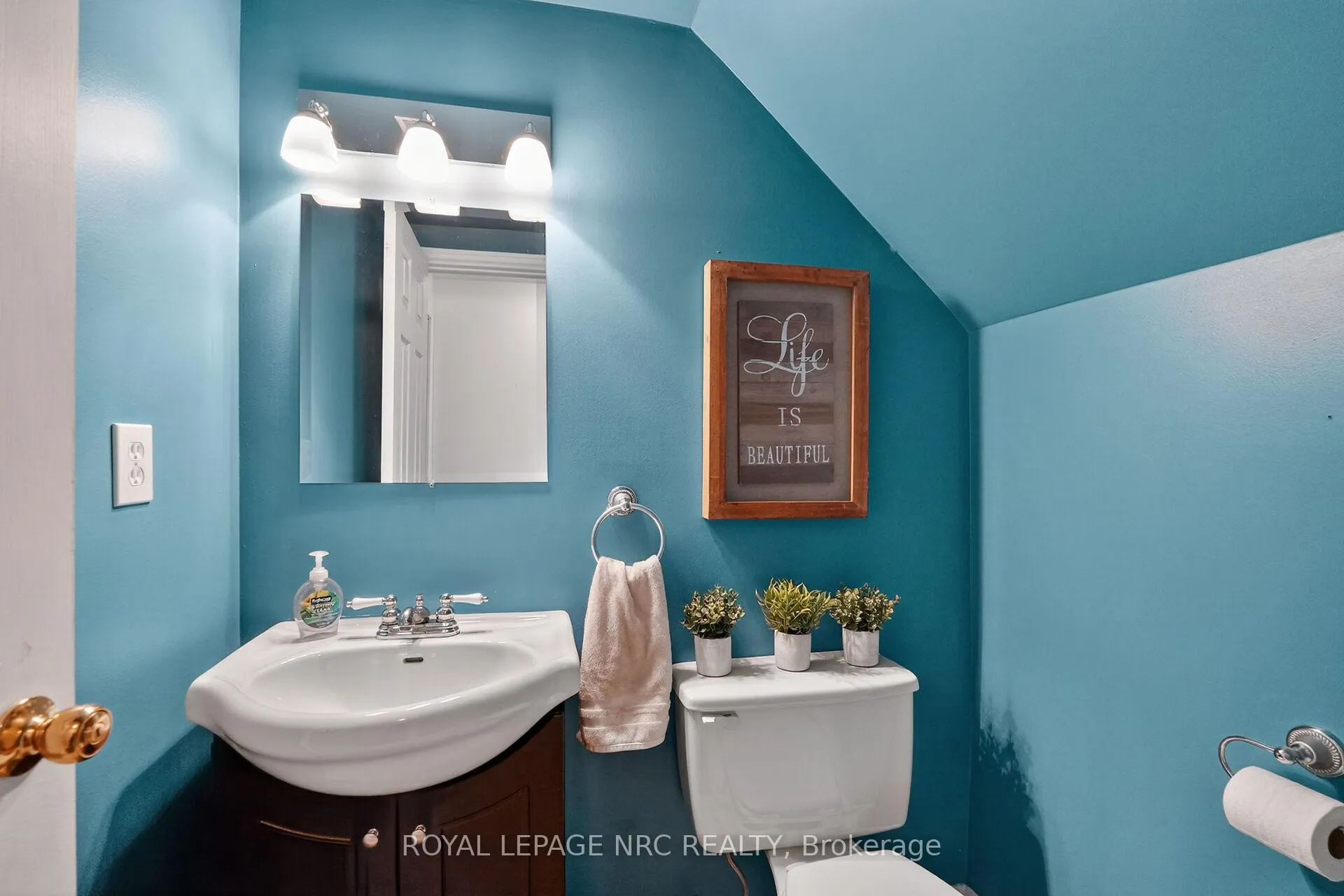 Photo 33 of 53 Larraine Avenue, Hamilton, Dundas — HOMEH