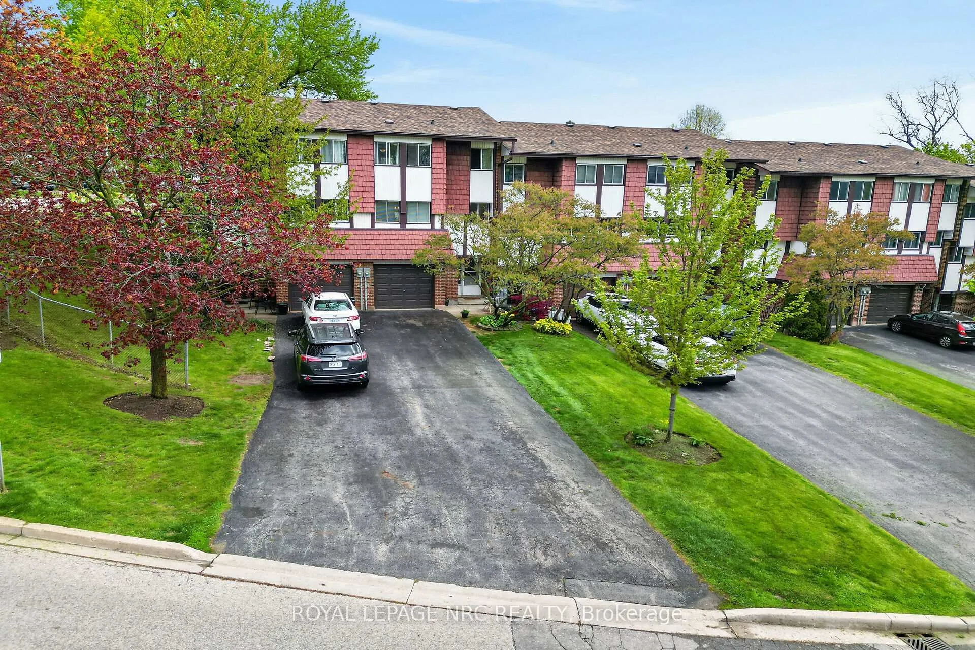 Photo 38 of 53 Larraine Avenue, Hamilton, Dundas — HOMEH