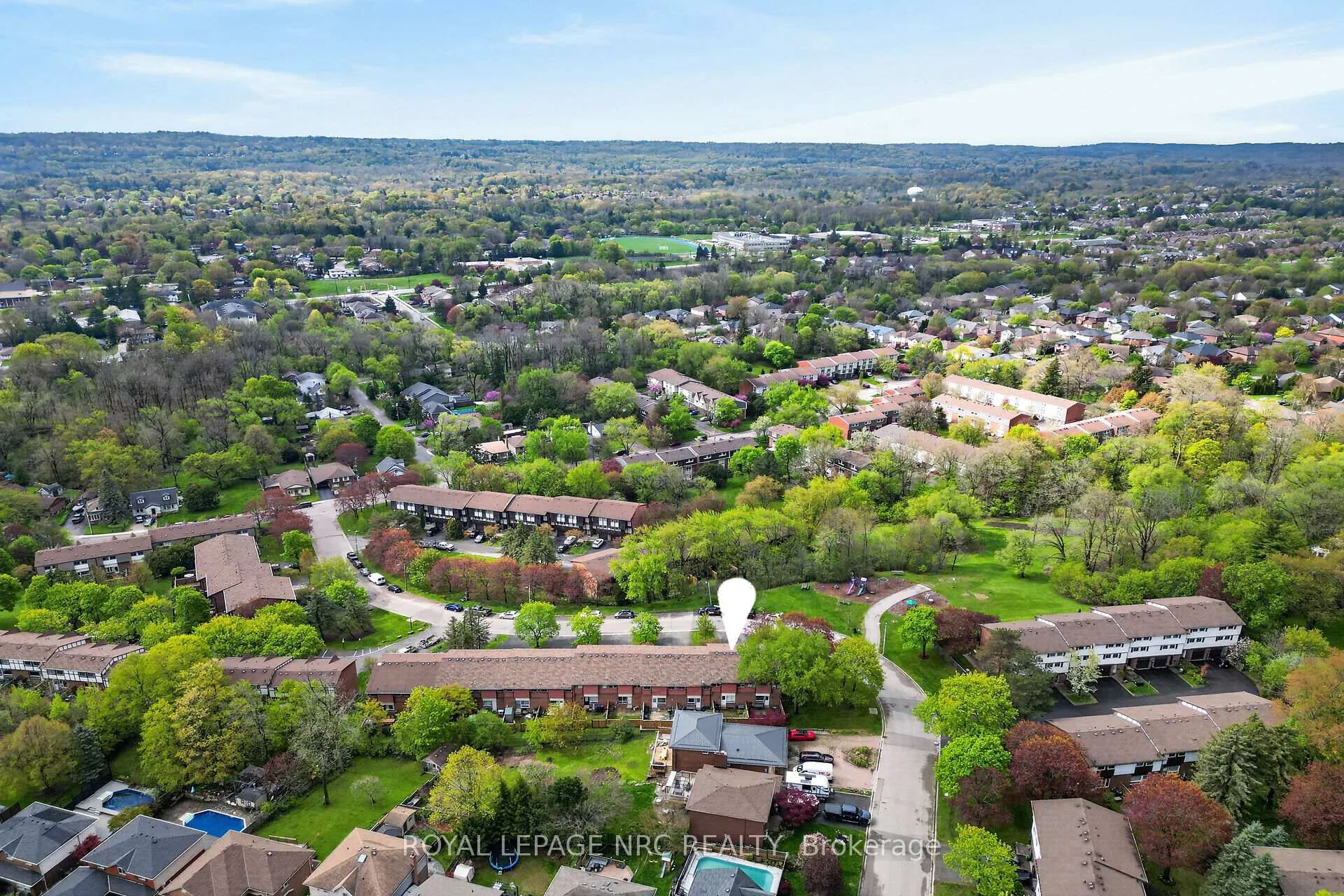 Photo 43 of 53 Larraine Avenue, Hamilton, Dundas — HOMEH