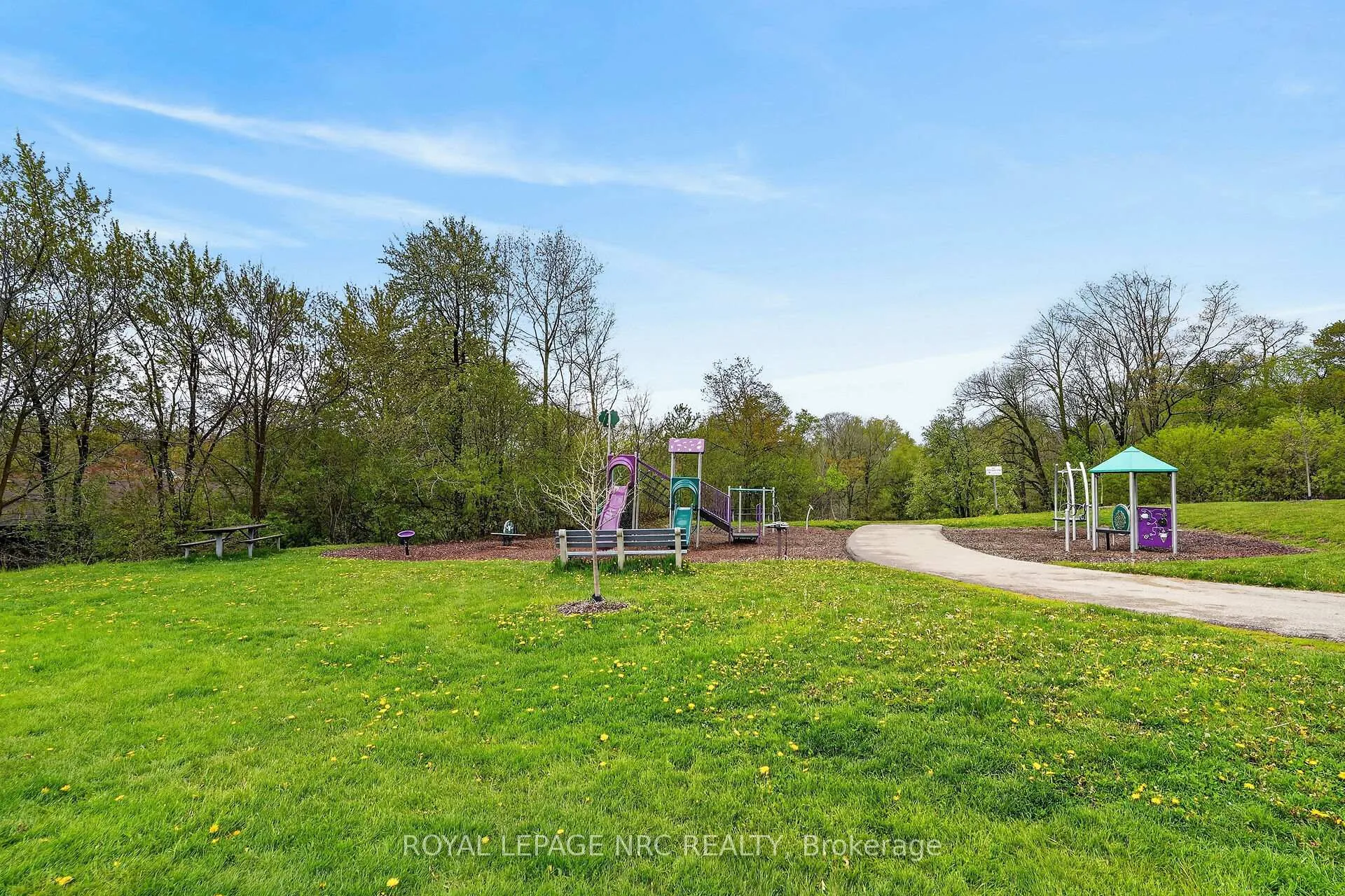 Photo 49 of 53 Larraine Avenue, Hamilton, Dundas — HOMEH