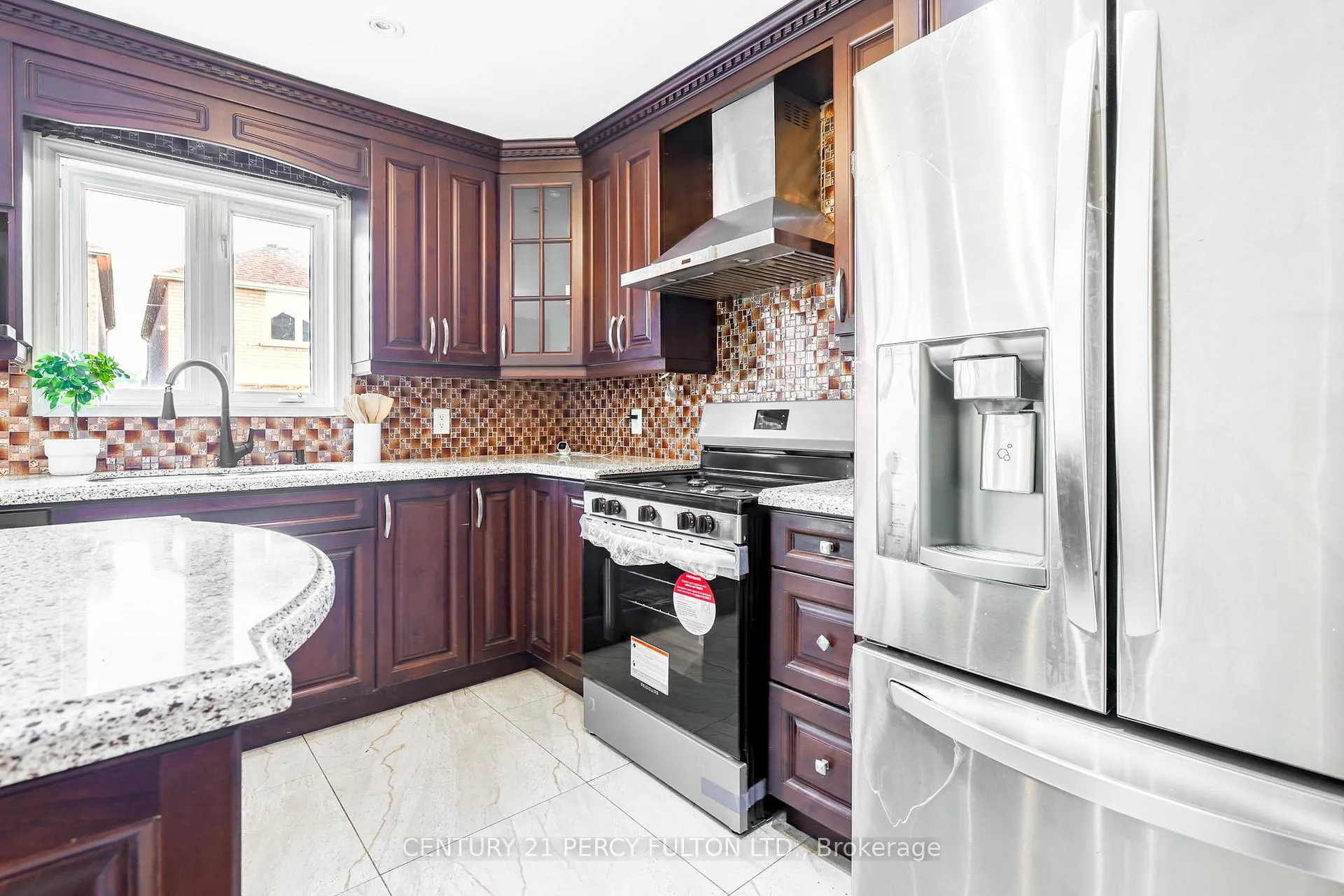 Photo 16 of 161 Sophia Road, Markham, Middlefield — HOMEH