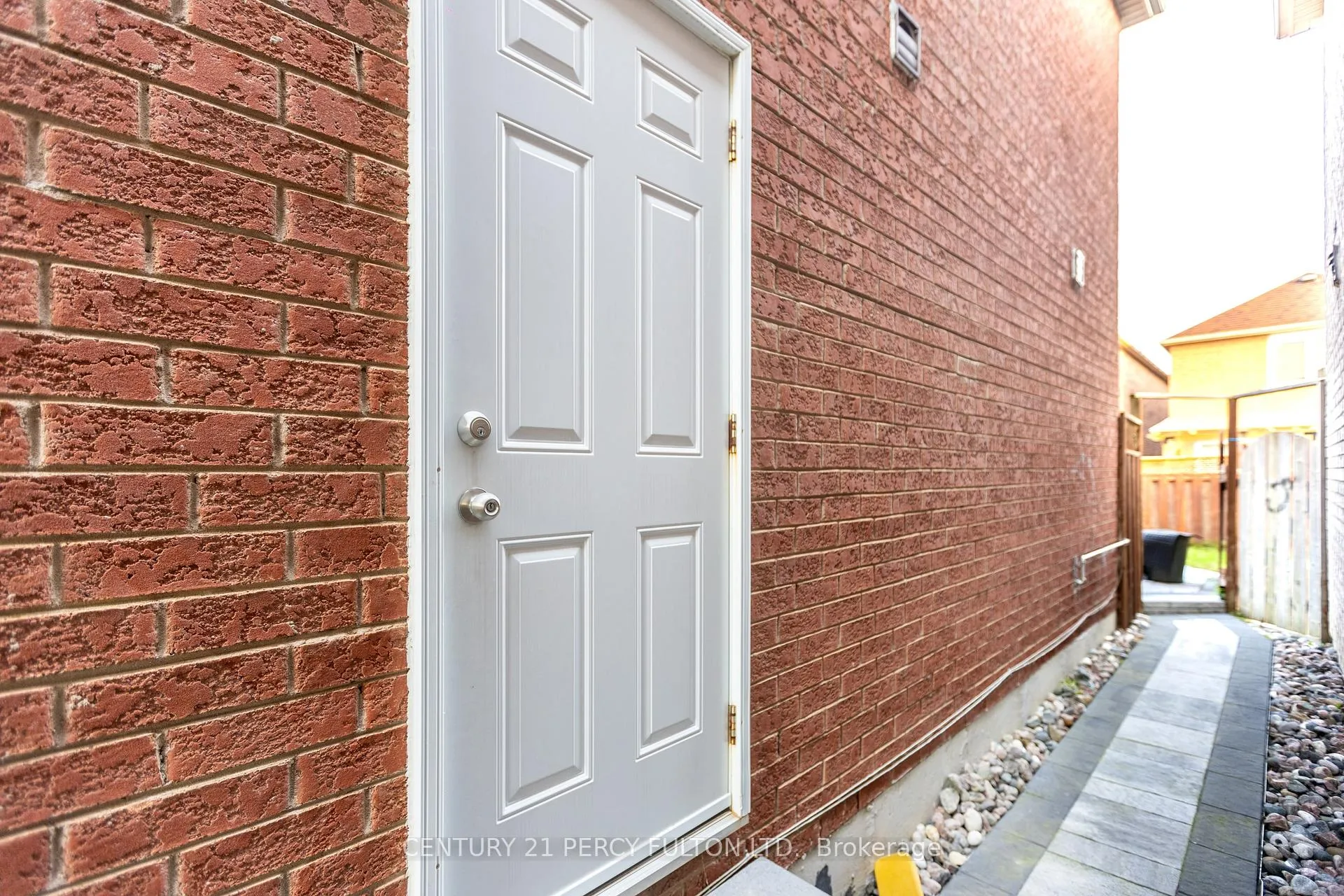 Photo 40 of 161 Sophia Road, Markham, Middlefield — HOMEH
