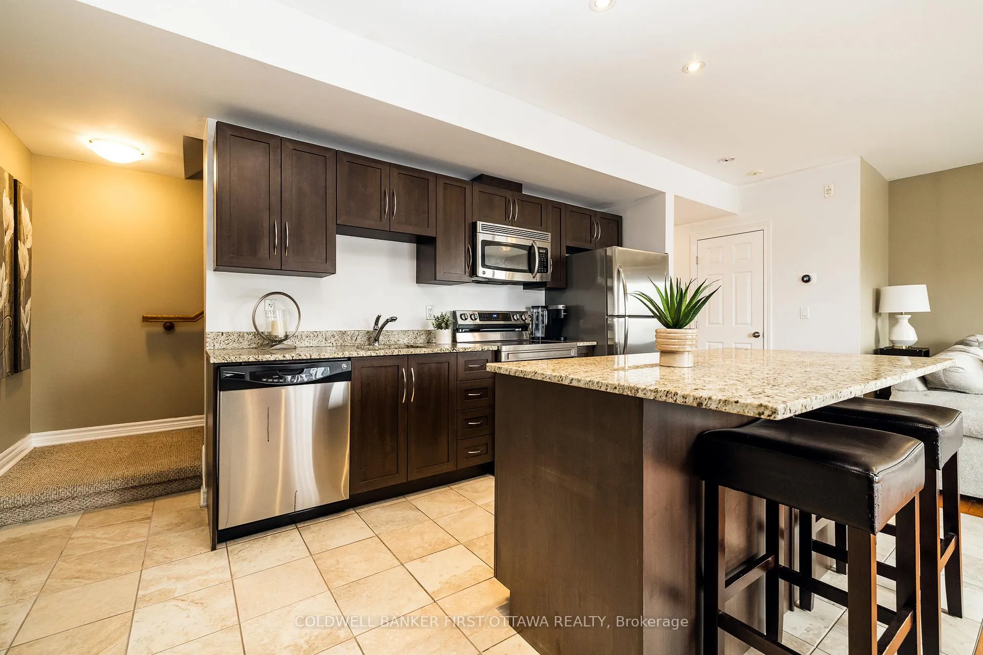 Photo 8 of Unit 6, 1210 Mcwatters Road, Ottawa, Queensway Terrace South/Ridgeview — HOMEH