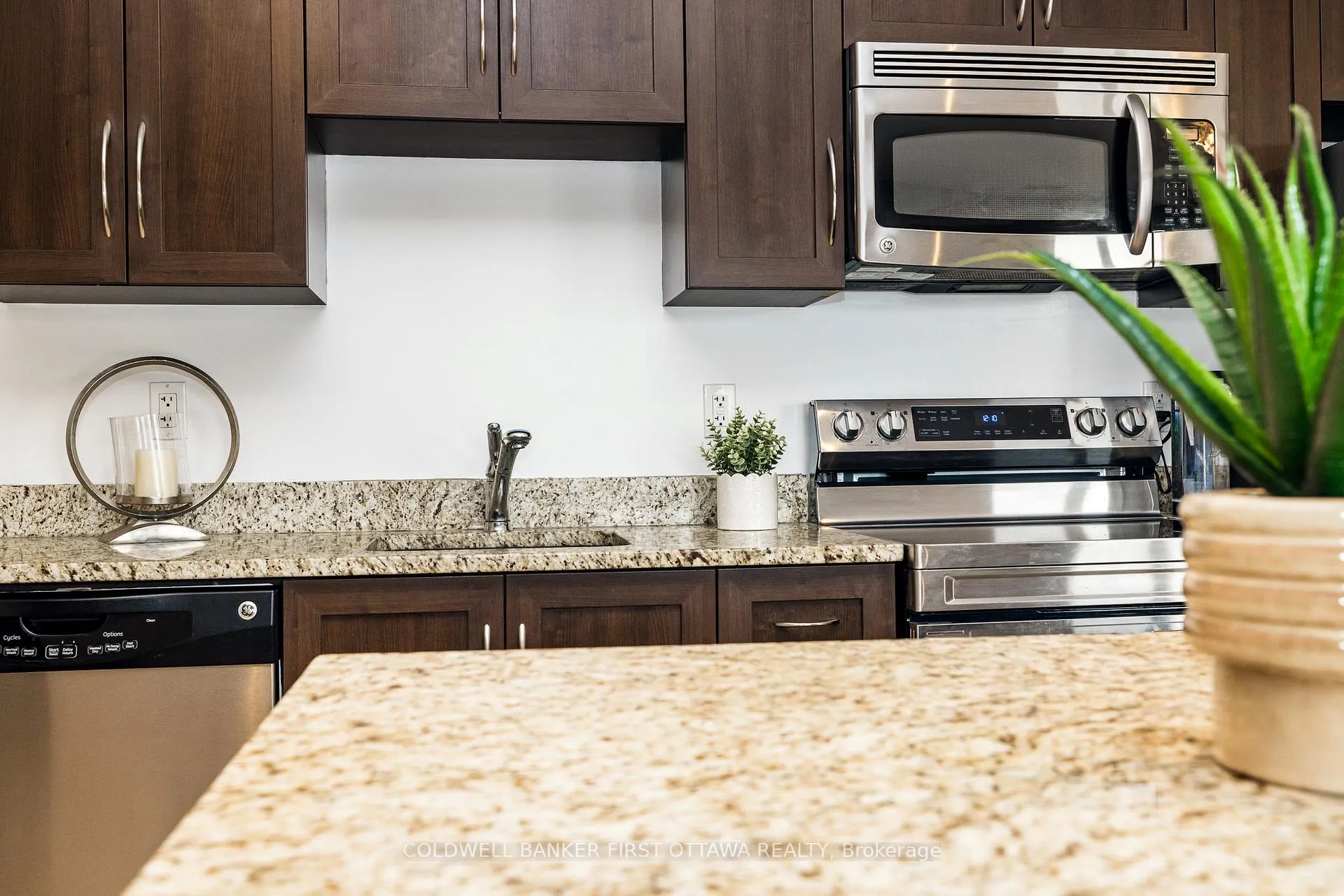 Photo 9 of Unit 6, 1210 Mcwatters Road, Ottawa, Queensway Terrace South/Ridgeview — HOMEH