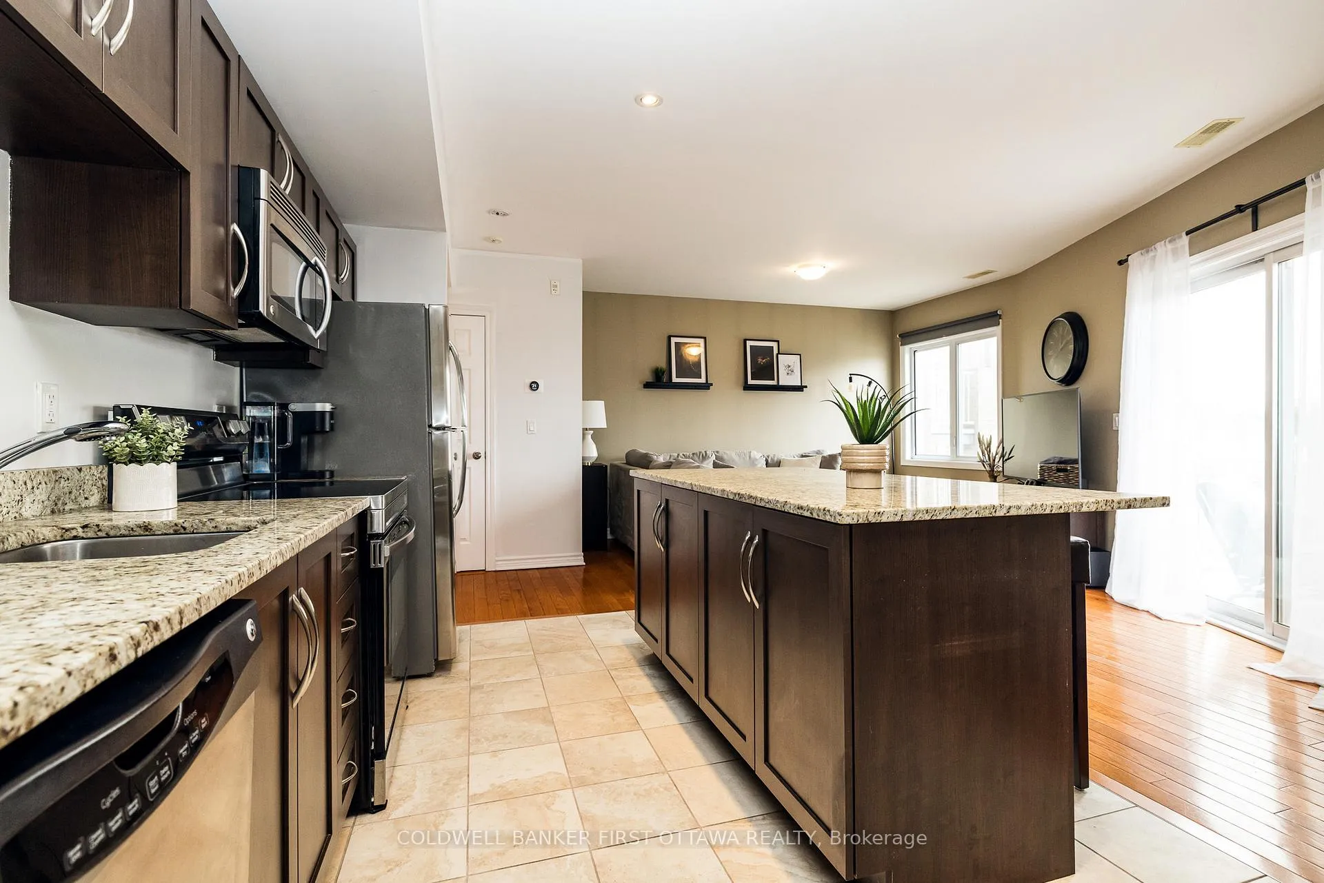 Photo 11 of Unit 6, 1210 Mcwatters Road, Ottawa, Queensway Terrace South/Ridgeview — HOMEH