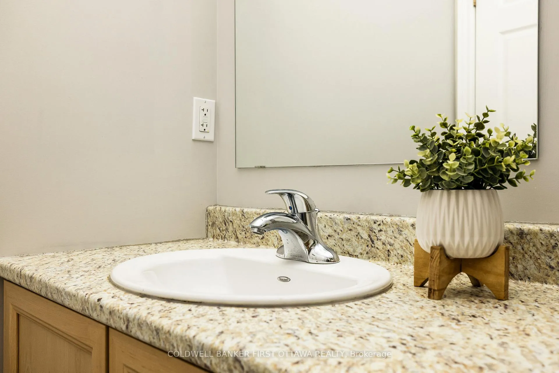 Photo 22 of Unit 6, 1210 Mcwatters Road, Ottawa, Queensway Terrace South/Ridgeview — HOMEH