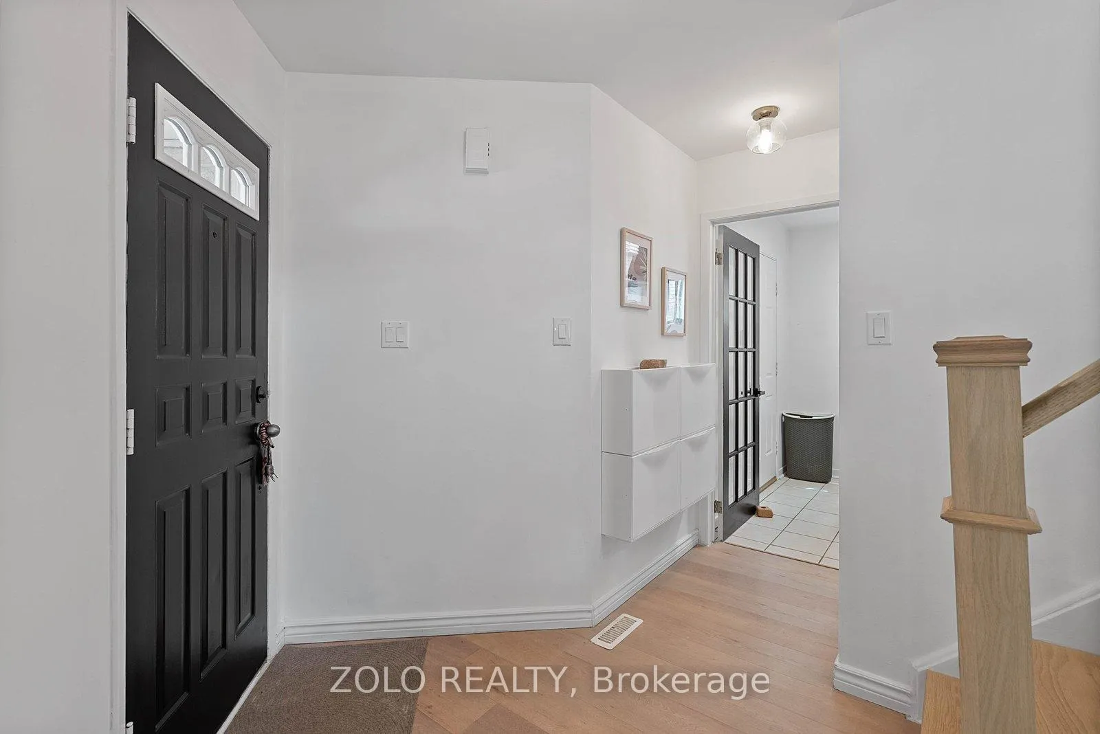 Photo 5 of 10 Coles Avenue, Ajax, Central — HOMEH