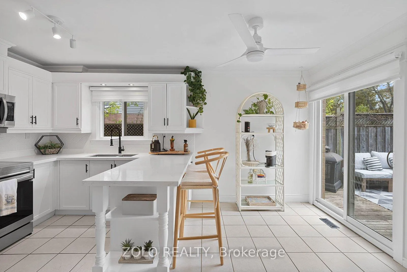 Photo 13 of 10 Coles Avenue, Ajax, Central — HOMEH