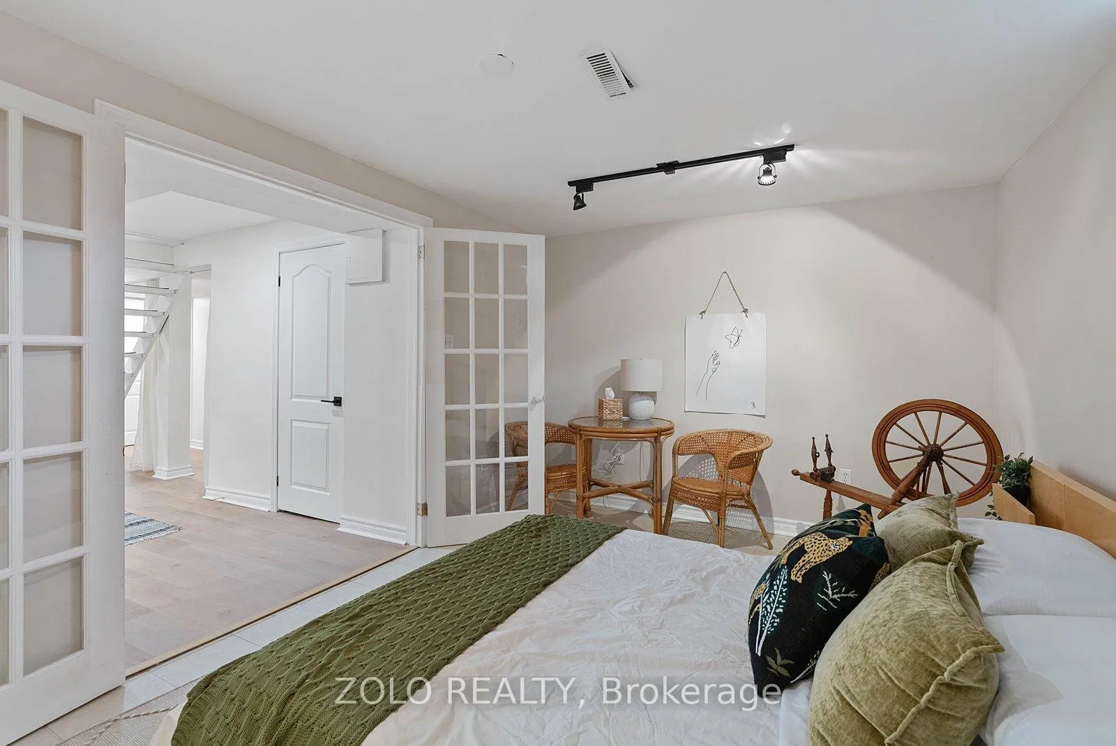 Photo 24 of 10 Coles Avenue, Ajax, Central — HOMEH