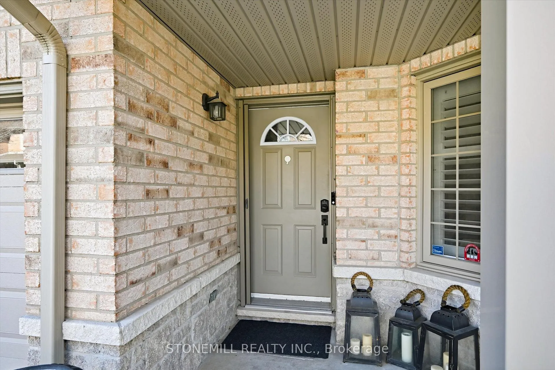 Photo 3 of Unit 29, 25 Hamilton Street S, Hamilton, Waterdown — HOMEH