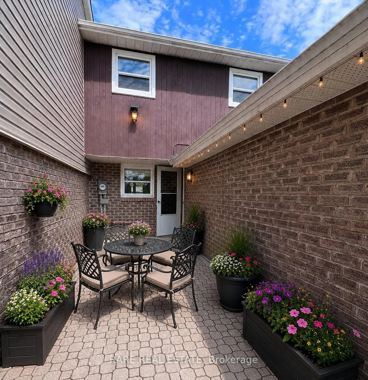 Photo 2 of 206 Royal Salisbury Way, Brampton, Madoc — HOMEH