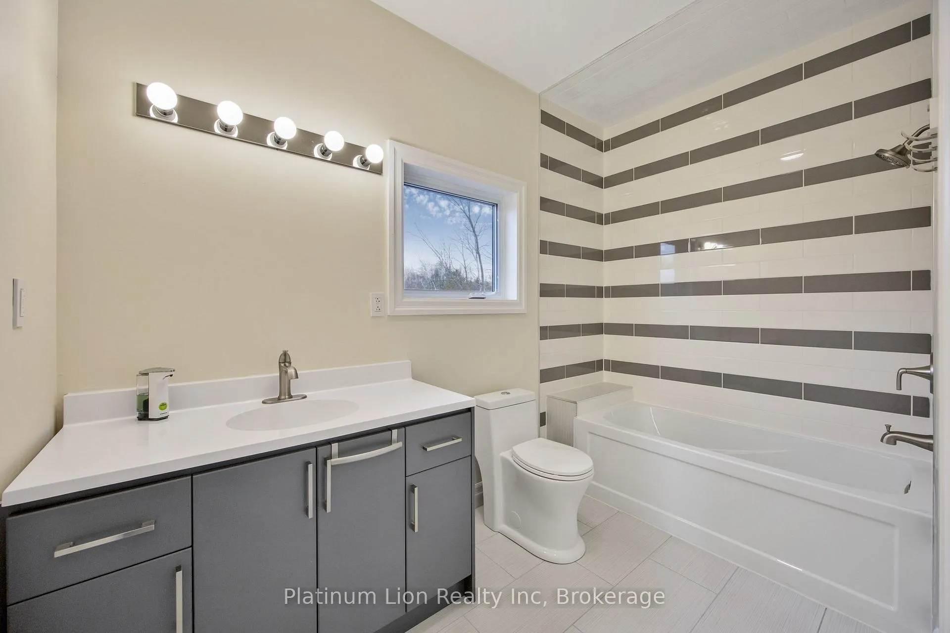 Photo 29 of 6 Dorothys Drive, Oro-Medonte, Rural Oro-Medonte — HOMEH