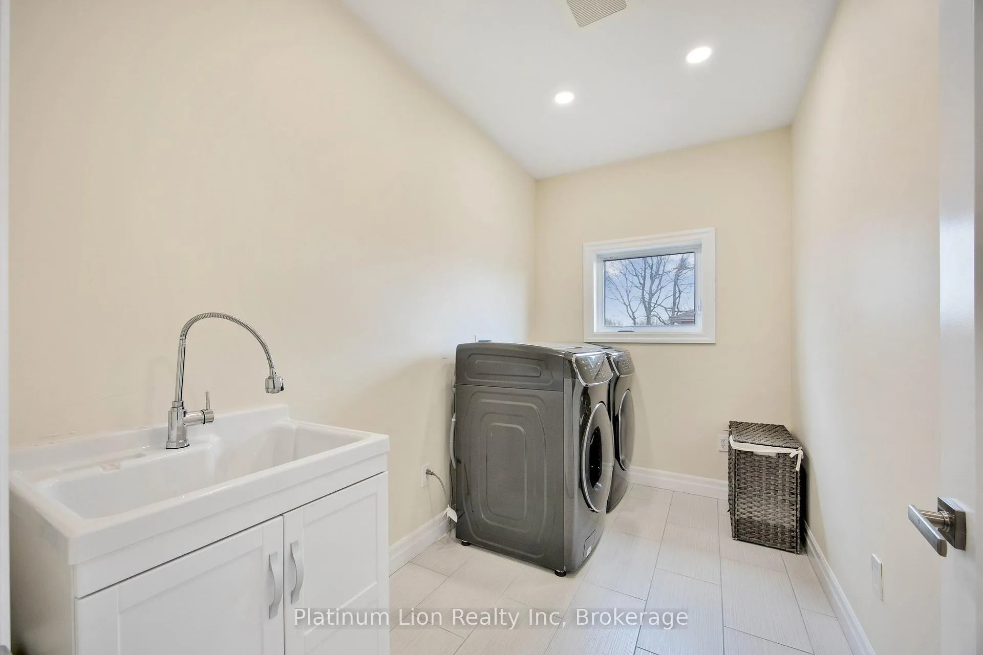Photo 33 of 6 Dorothys Drive, Oro-Medonte, Rural Oro-Medonte — HOMEH