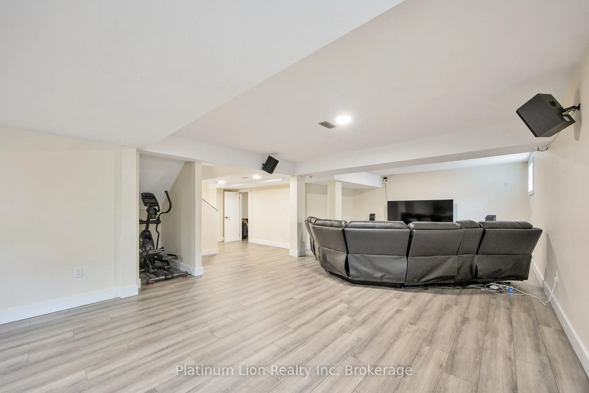 Photo 45 of 6 Dorothys Drive, Oro-Medonte, Rural Oro-Medonte — HOMEH
