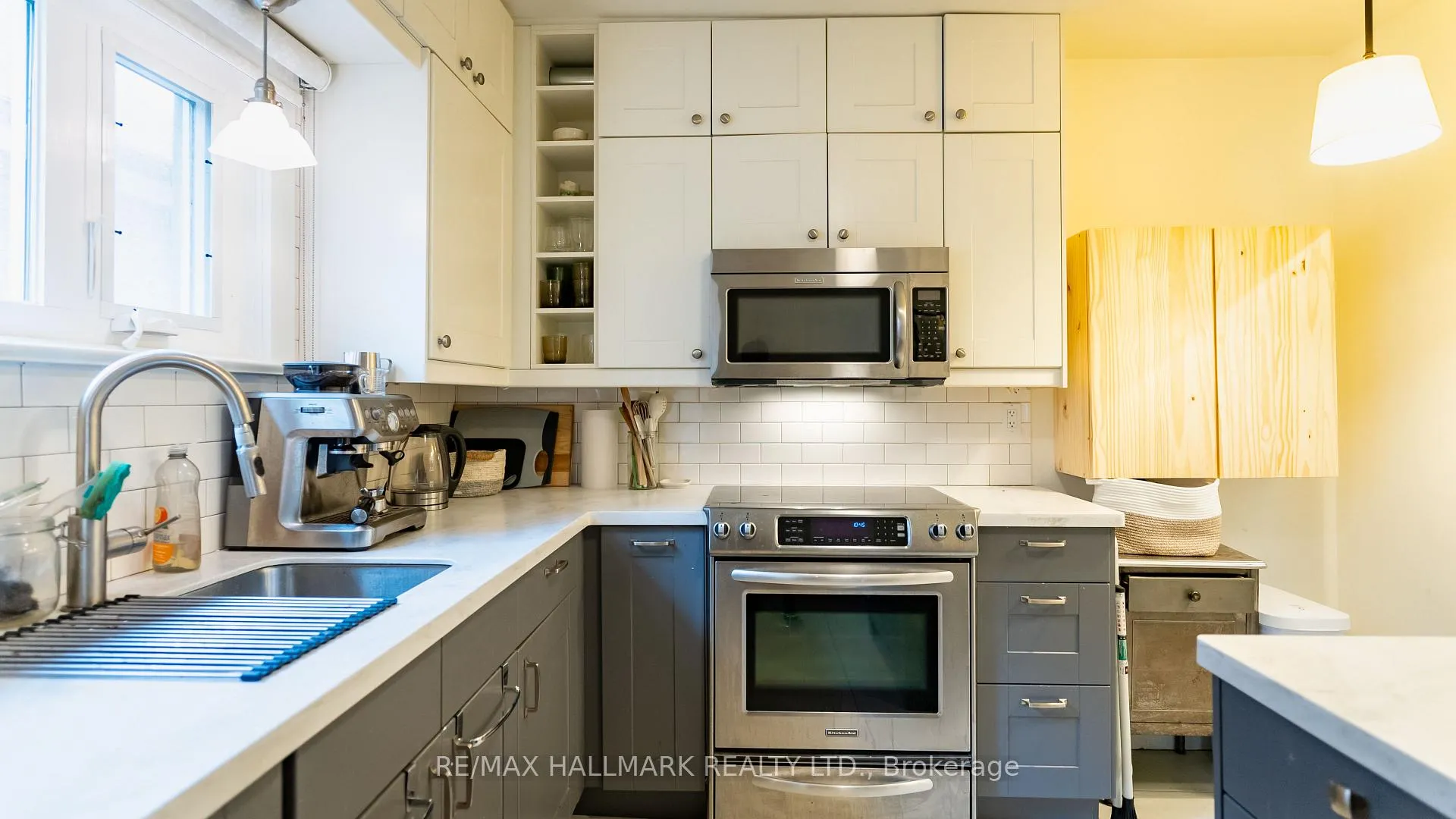 Photo 10 of Unit Upper, 218 Rusholme Road, Toronto, Dufferin Grove — HOMEH