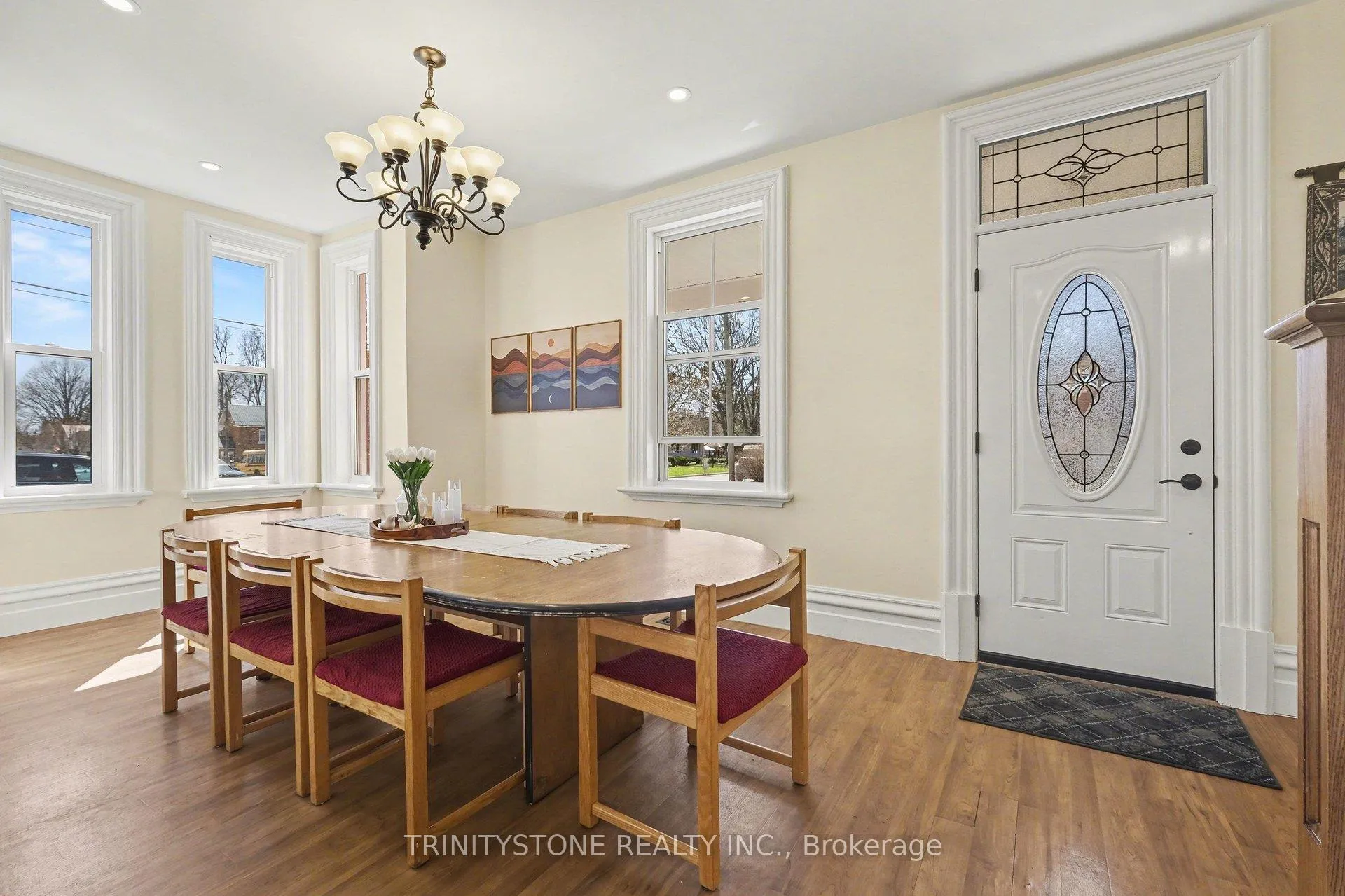 Photo 5 of 321 Albert Street, Arnprior — HOMEH