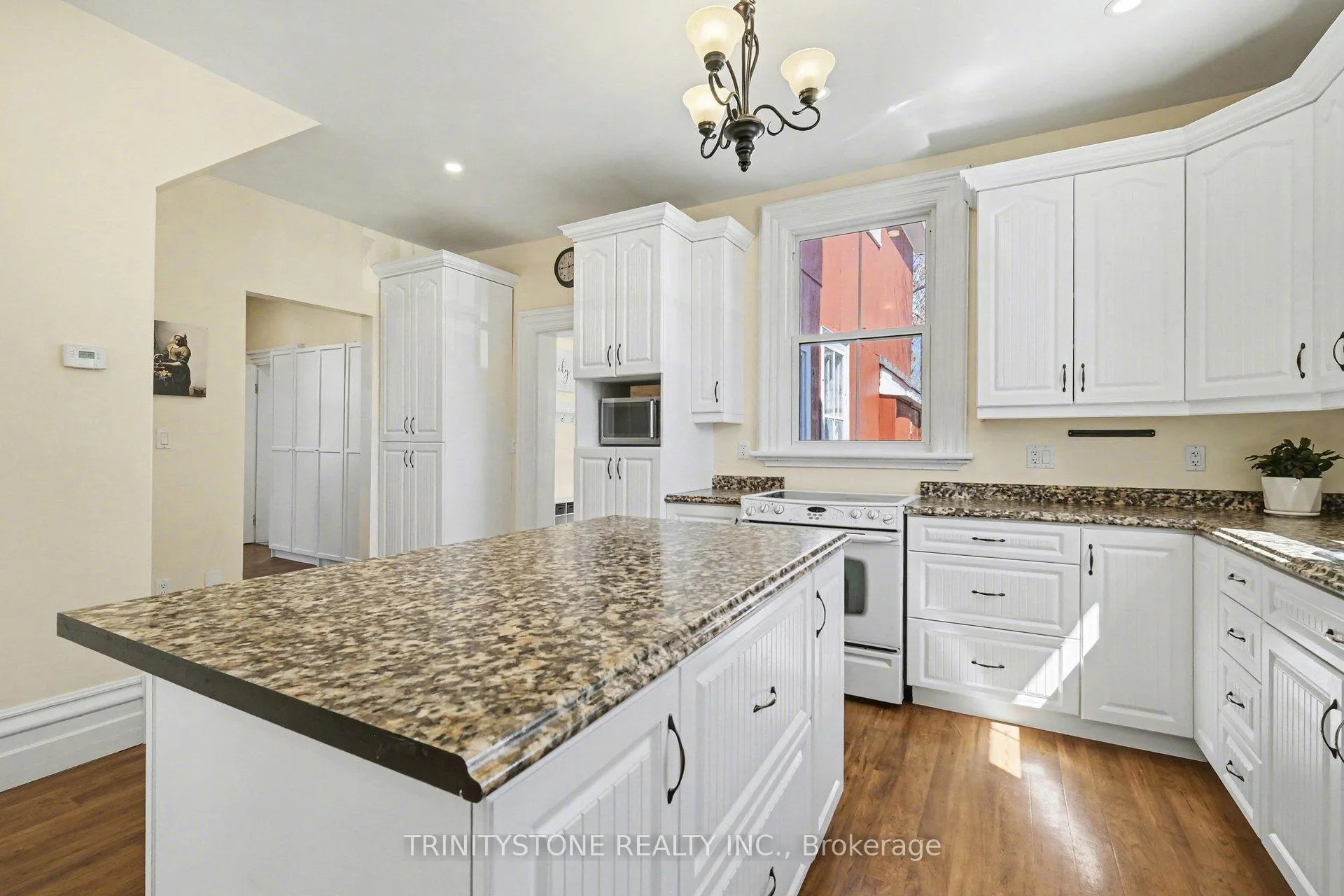 Photo 7 of 321 Albert Street, Arnprior — HOMEH