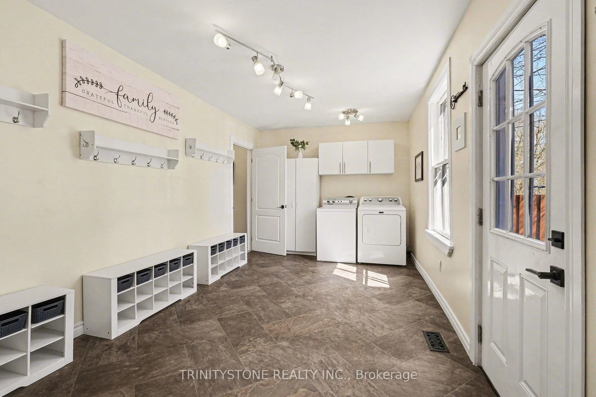Photo 12 of 321 Albert Street, Arnprior — HOMEH