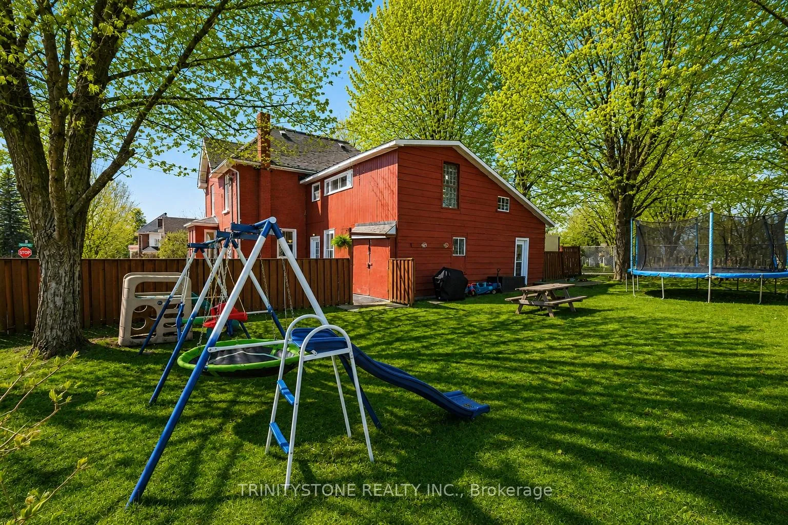 Photo 33 of 321 Albert Street, Arnprior — HOMEH