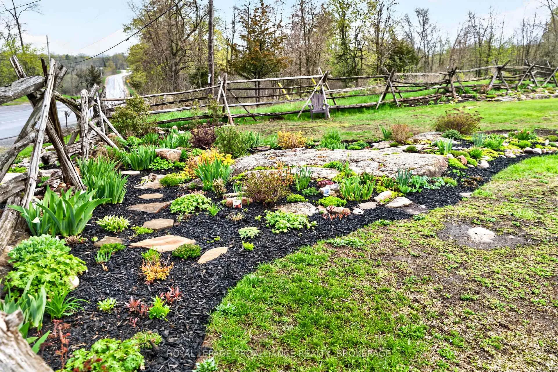 Photo 2 of 311 Burridge Road, Frontenac, Frontenac South — HOMEH