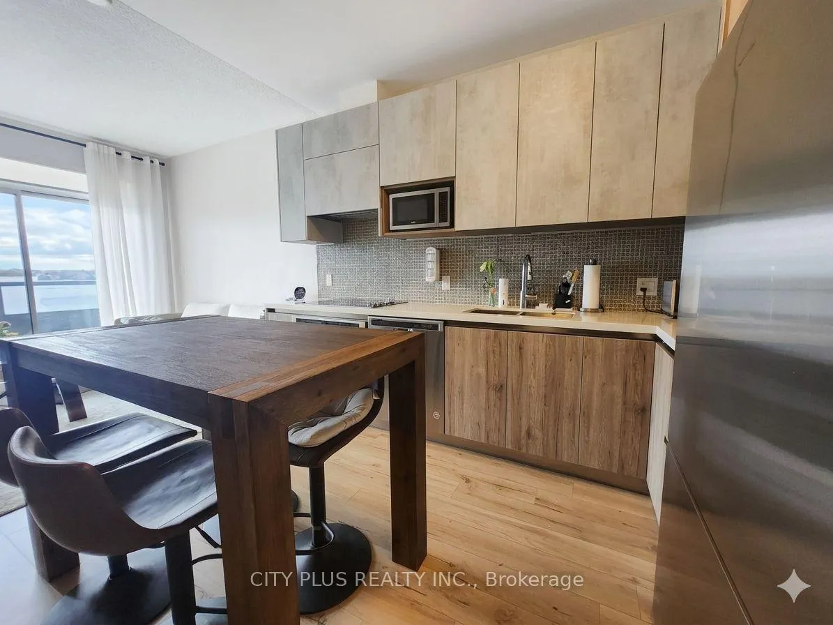 Photo 4 of Unit 515, 25 Water Walk Drive, Markham, Unionville — HOMEH