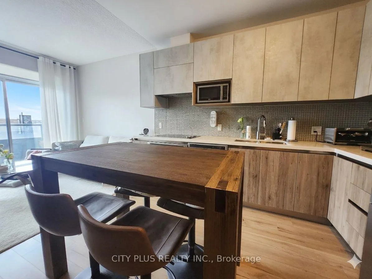 Photo 6 of Unit 515, 25 Water Walk Drive, Markham, Unionville — HOMEH