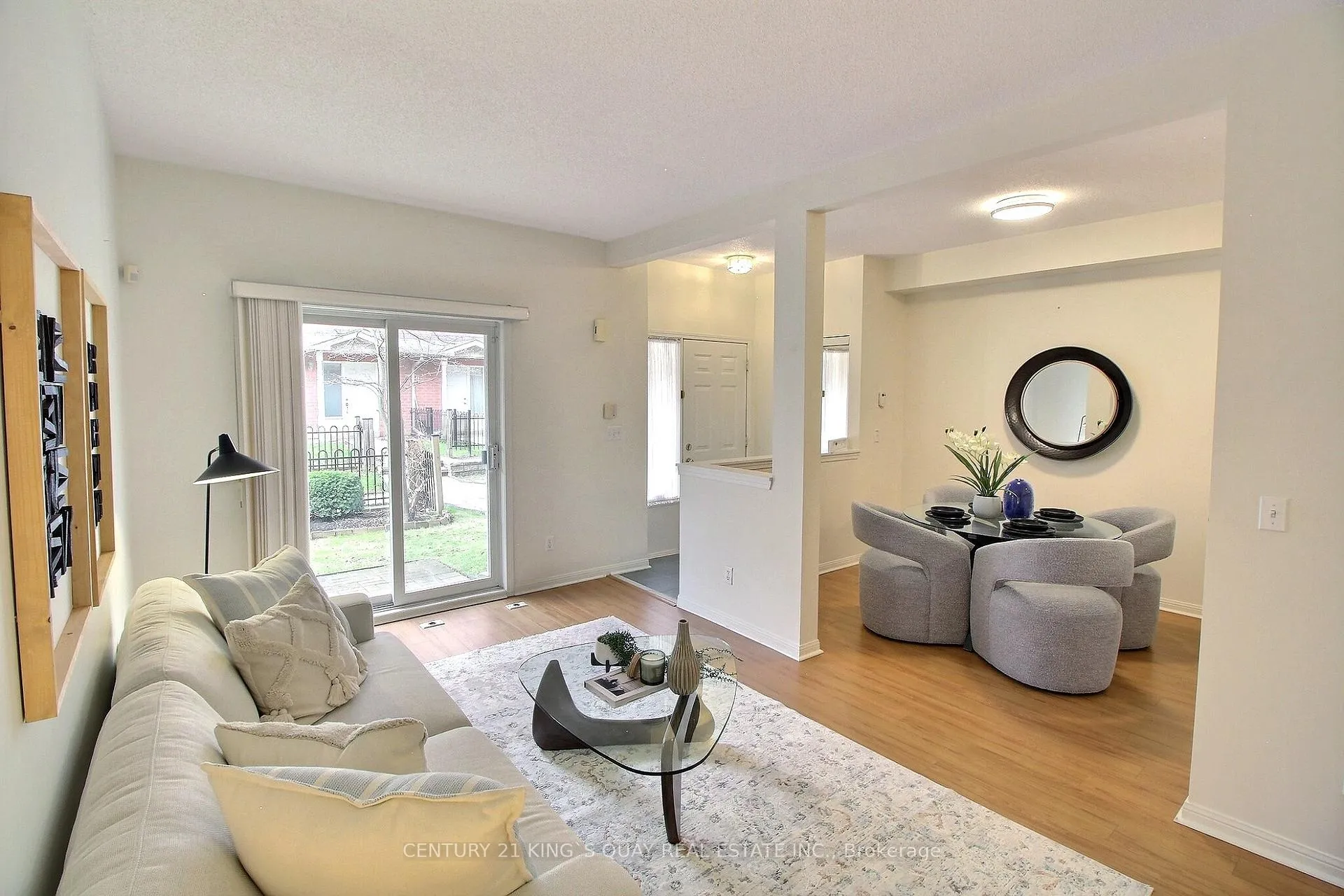 Photo 4 of Unit 23A, 2 Alpen Way, Markham, Unionville — HOMEH