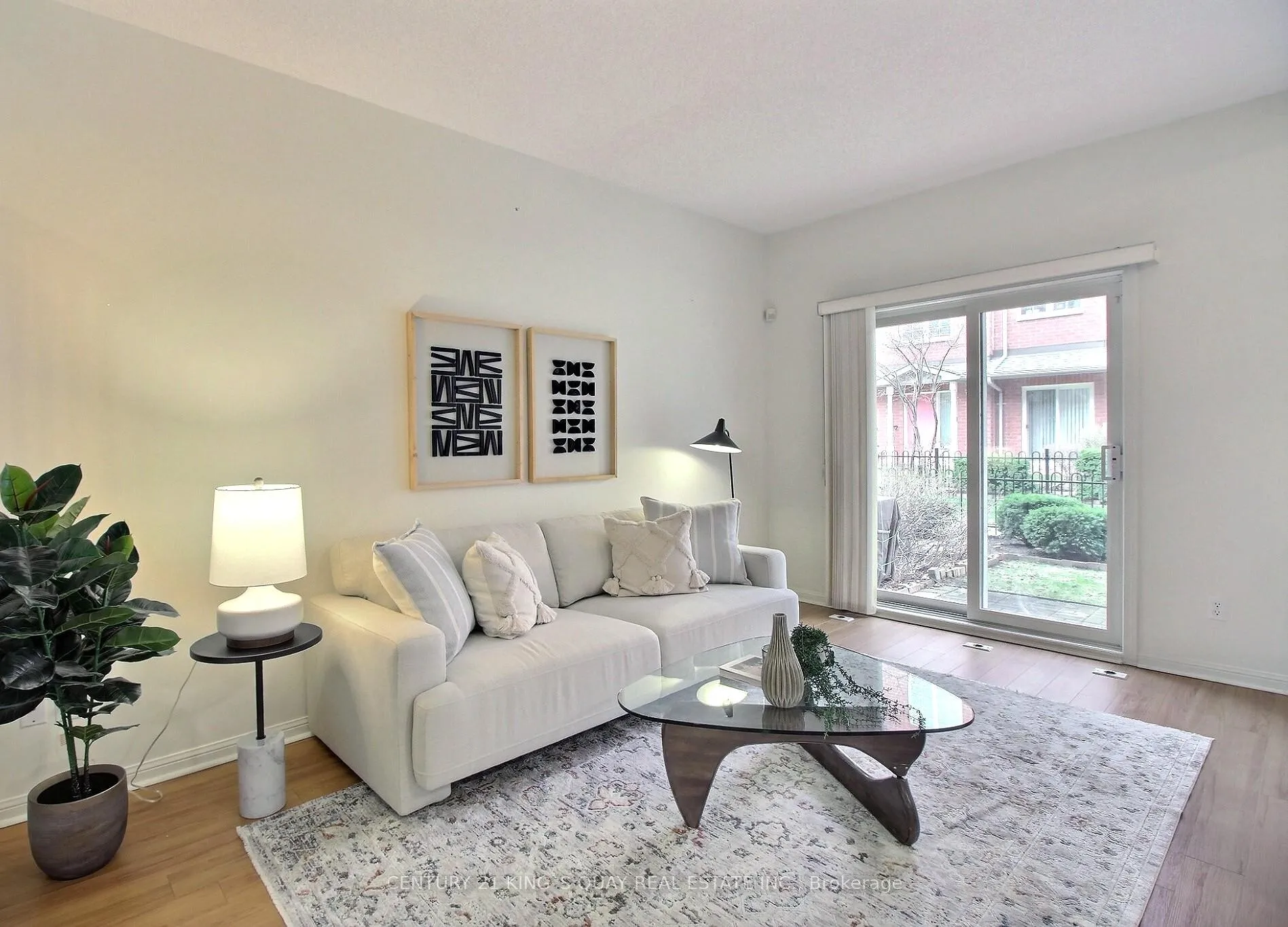 Photo 6 of Unit 23A, 2 Alpen Way, Markham, Unionville — HOMEH