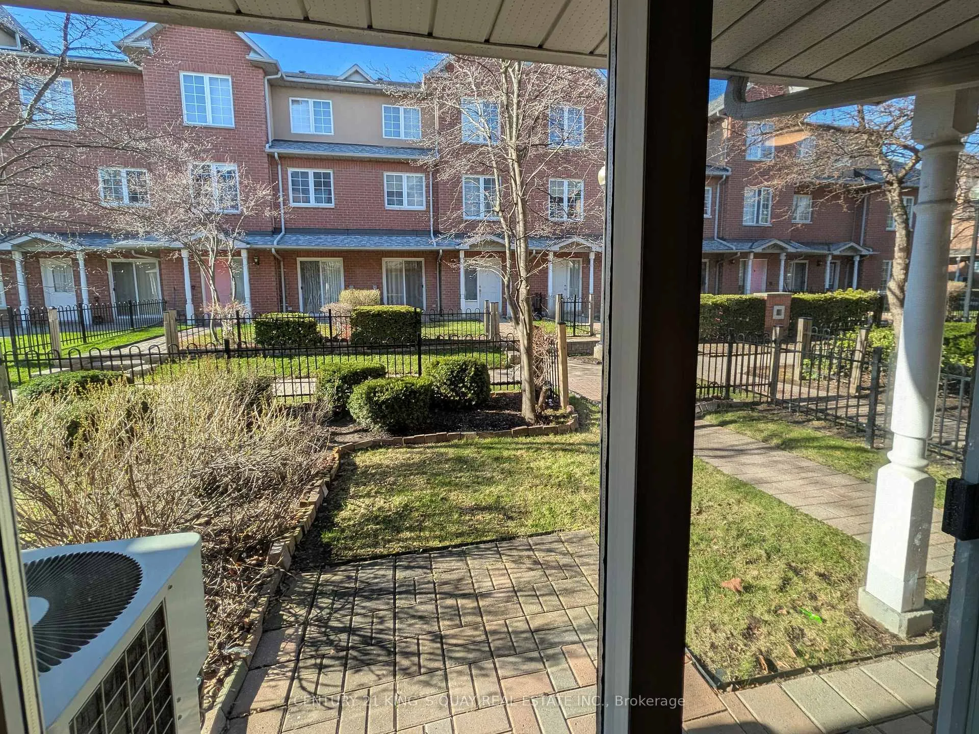 Photo 7 of Unit 23A, 2 Alpen Way, Markham, Unionville — HOMEH