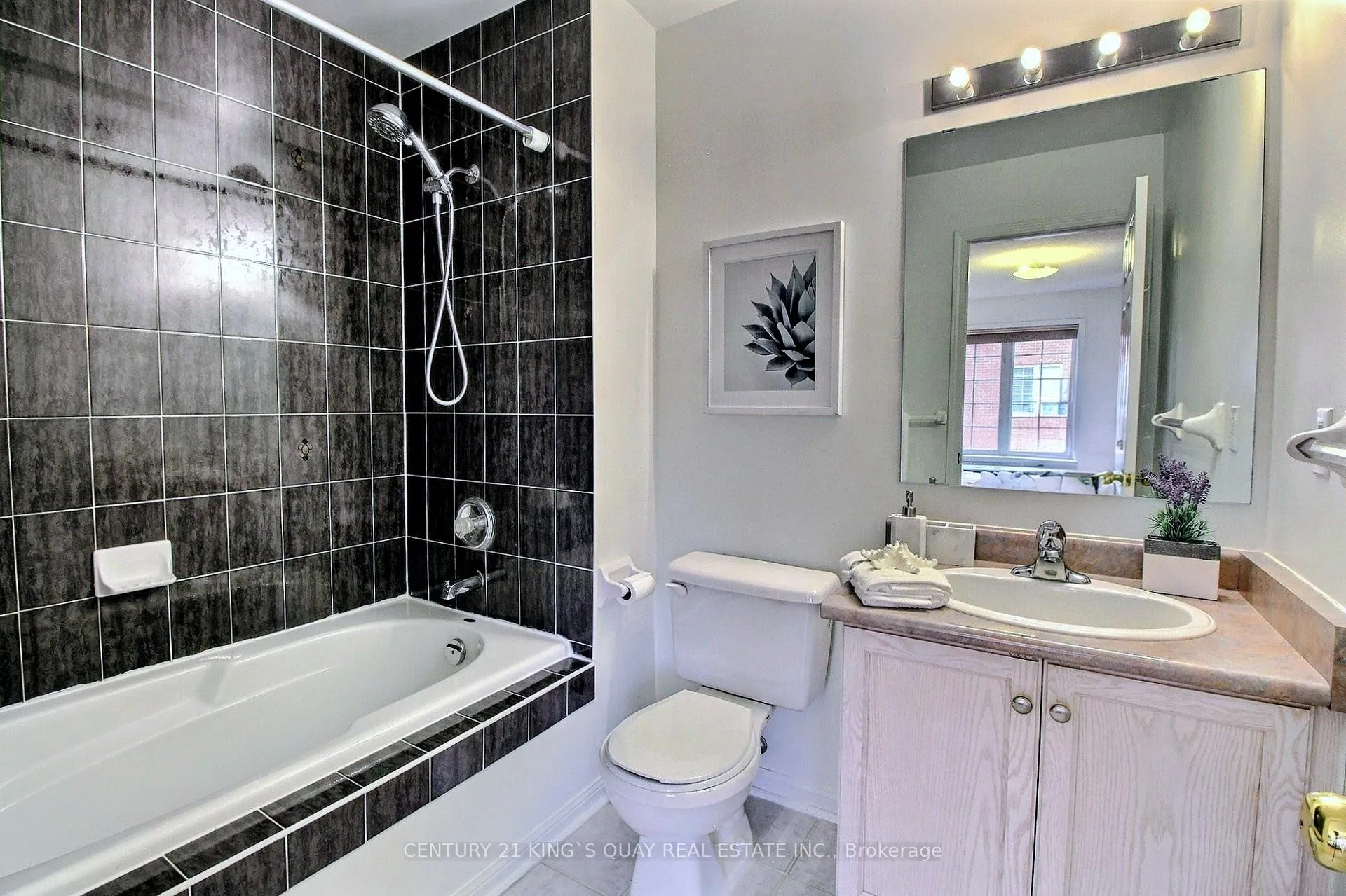 Photo 20 of Unit 23A, 2 Alpen Way, Markham, Unionville — HOMEH