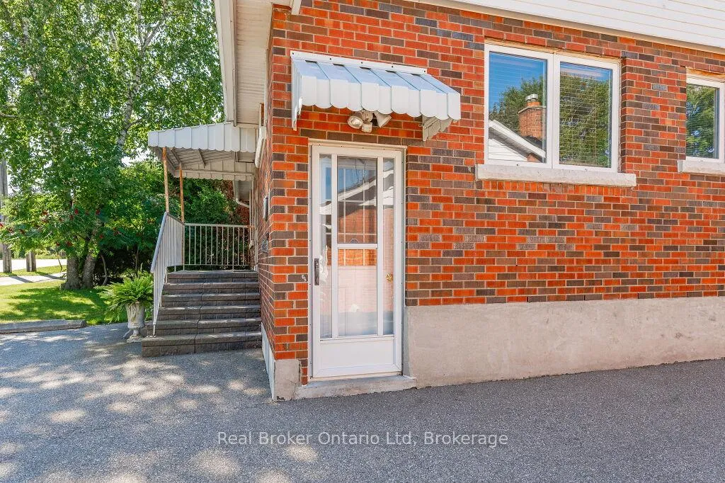Photo 2 of Unit Lower, 195 Edinburgh Road S, Guelph, Dovercliffe Park/Old University — HOMEH