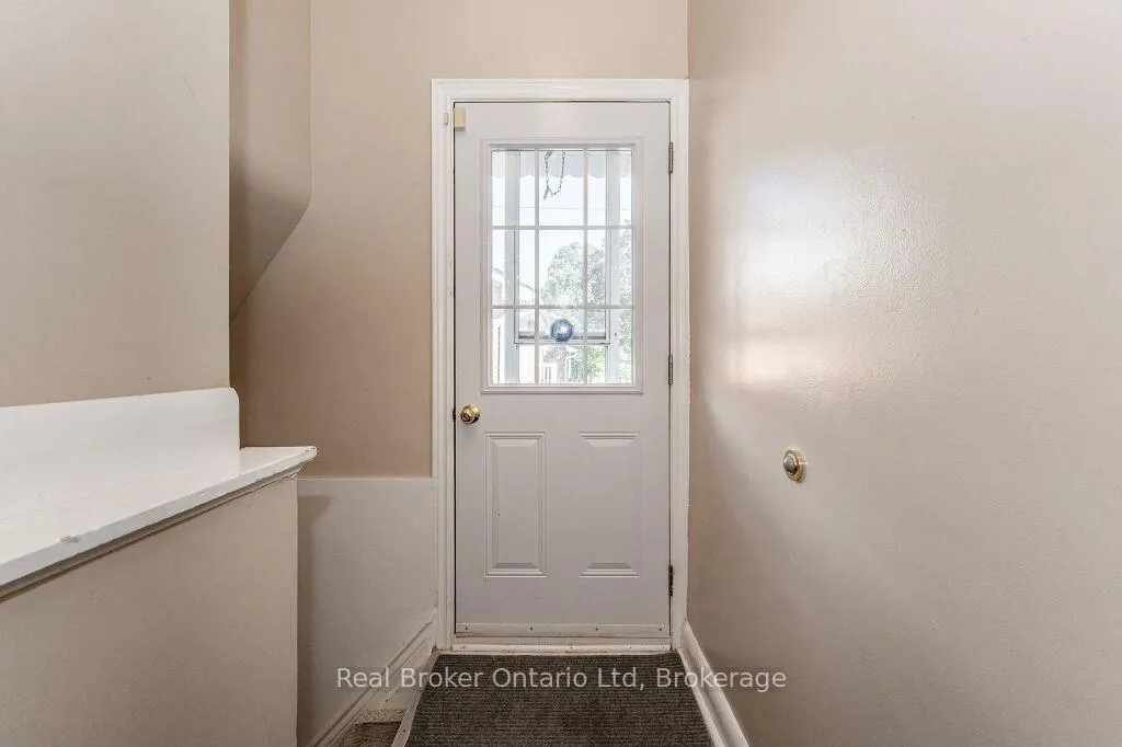 Photo 4 of Unit Lower, 195 Edinburgh Road S, Guelph, Dovercliffe Park/Old University — HOMEH