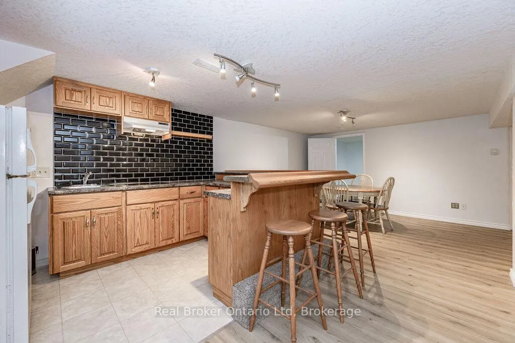 Photo 10 of Unit Lower, 195 Edinburgh Road S, Guelph, Dovercliffe Park/Old University — HOMEH